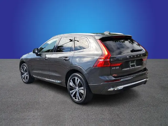 2022 Volvo XC60 - $28,988
