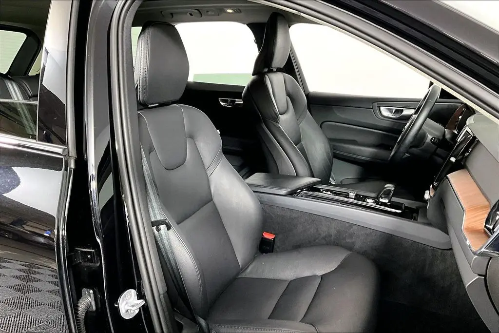 2024 Volvo XC60 - $37,941