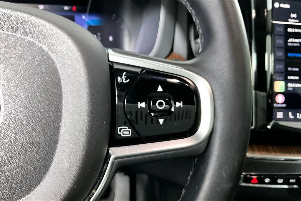 2024 Volvo XC60 - $37,941