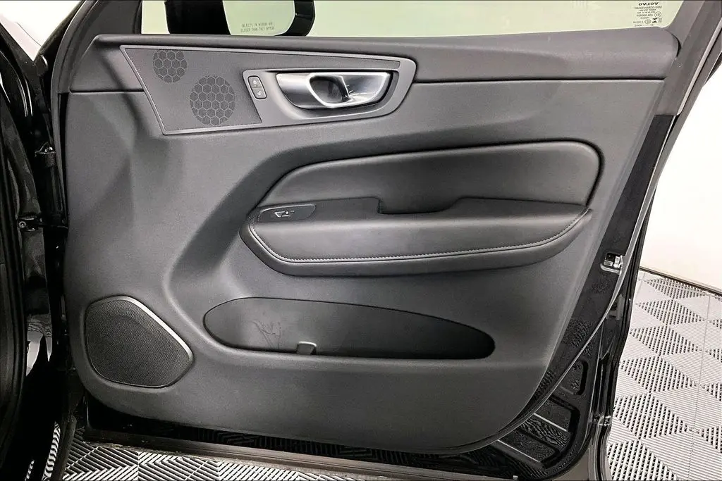2024 Volvo XC60 - $37,941