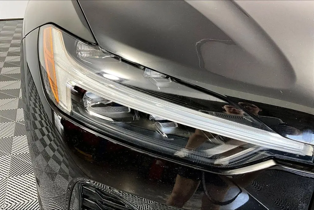 2024 Volvo XC60 - $37,941
