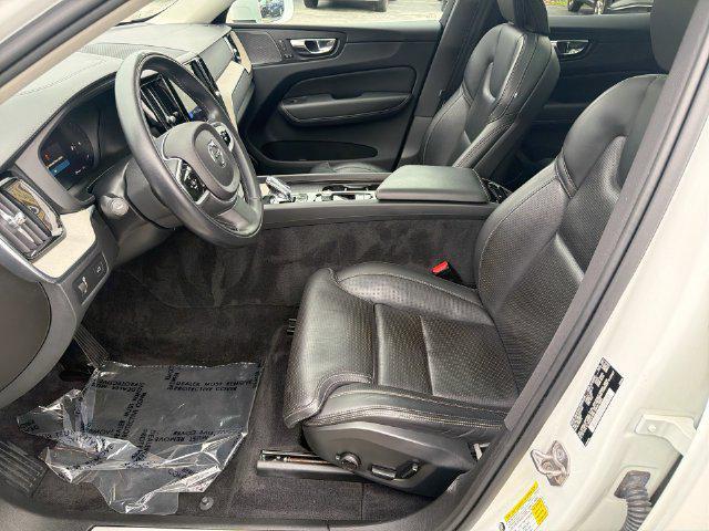 2022 Volvo XC60 - $28,434