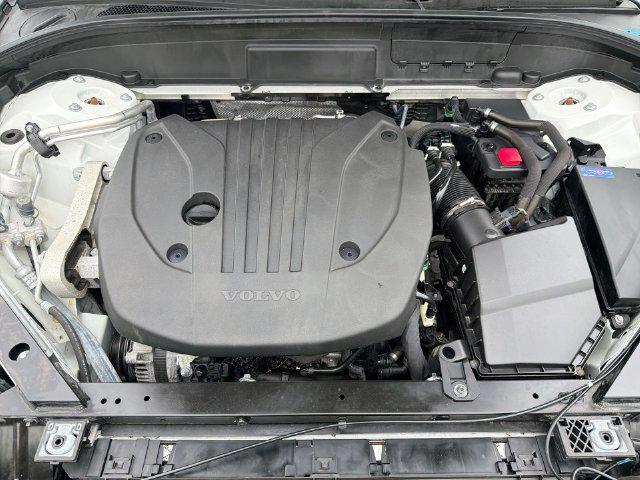2022 Volvo XC60 - $28,434