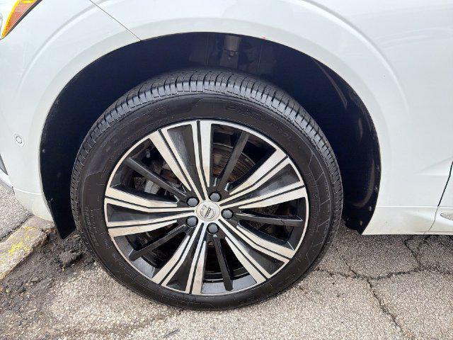 2022 Volvo XC60 - $28,434