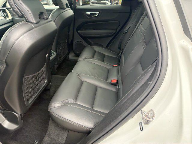 2022 Volvo XC60 - $28,434