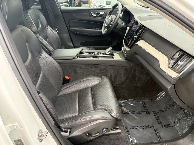 2022 Volvo XC60 - $28,434