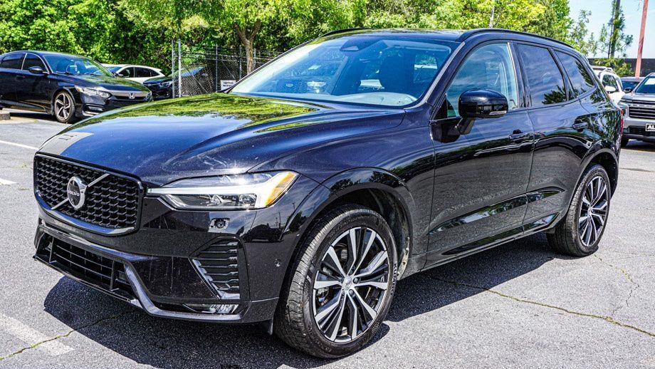 2024 Volvo XC60 B5 Plus Dark Theme