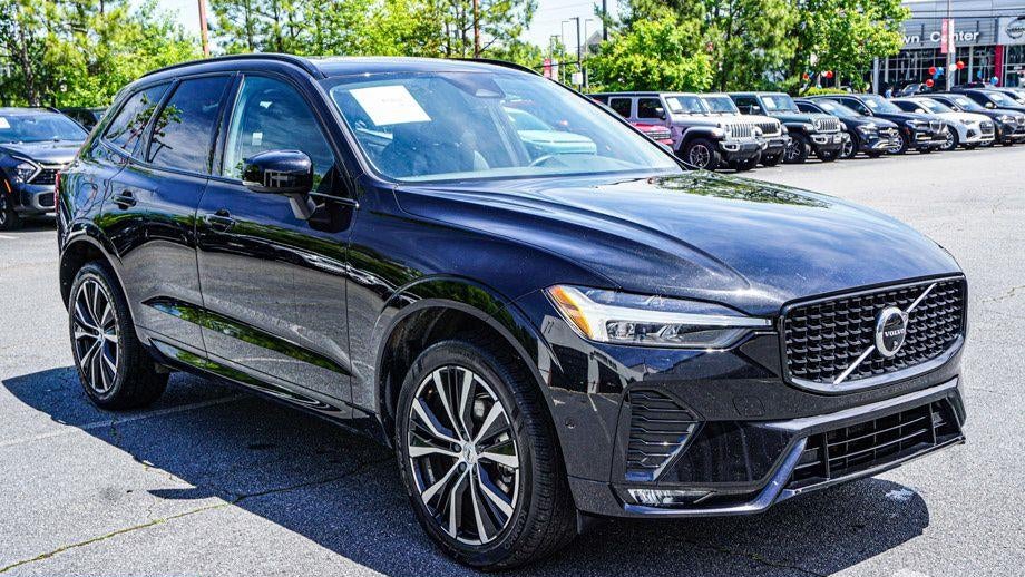 2024 Volvo XC60 B5 Plus Dark Theme