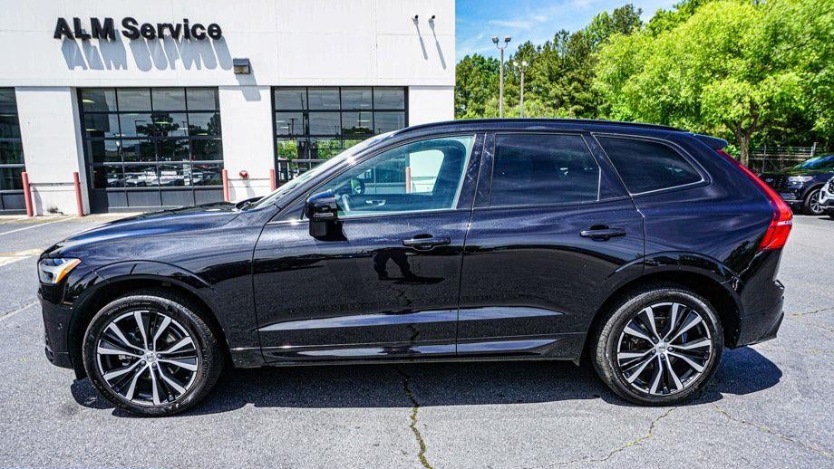 2024 Volvo XC60 B5 Plus Dark Theme