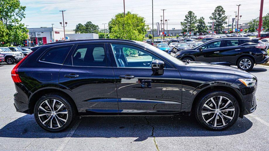 2024 Volvo XC60 B5 Plus Dark Theme