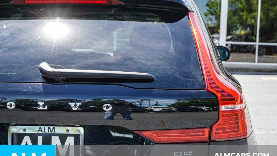 2024 Volvo XC60 B5 Plus Dark Theme