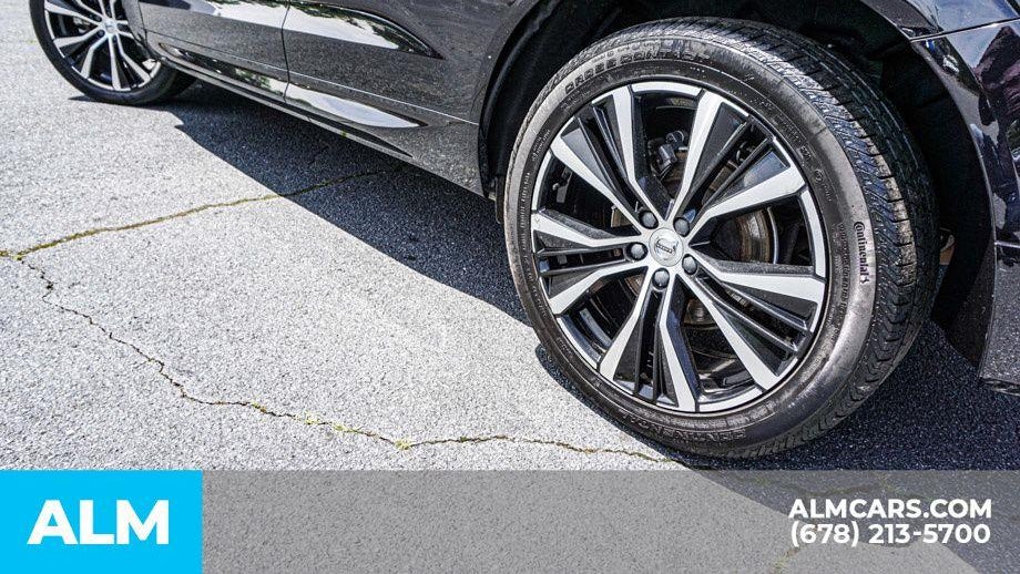 2024 Volvo XC60 B5 Plus Dark Theme