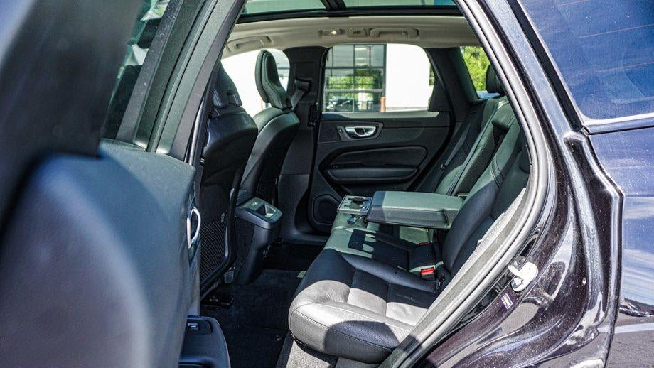 2024 Volvo XC60 B5 Plus Dark Theme