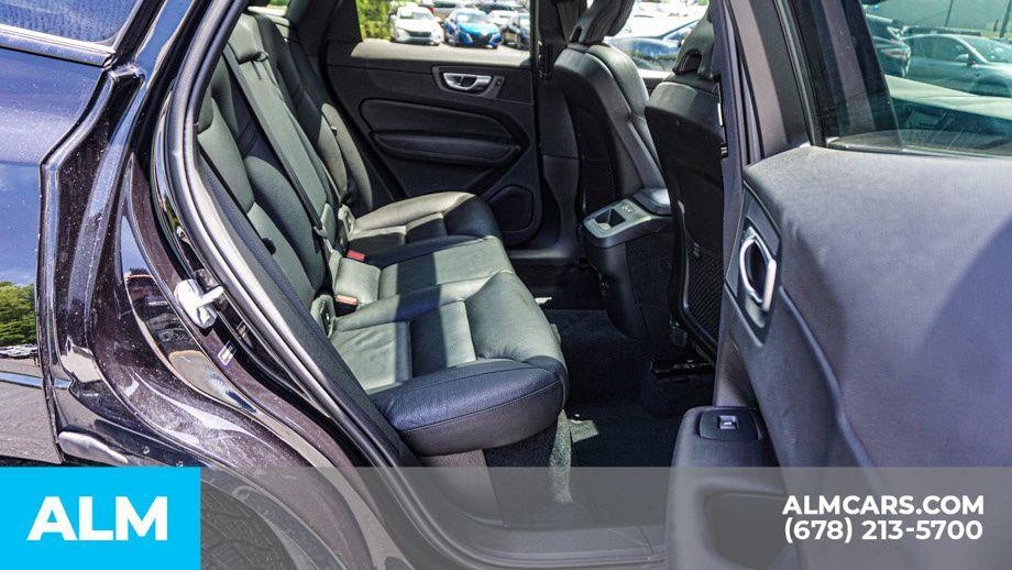 2024 Volvo XC60 B5 Plus Dark Theme