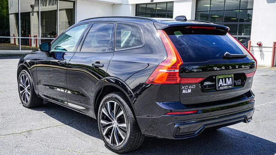 2024 Volvo XC60 B5 Plus Dark Theme