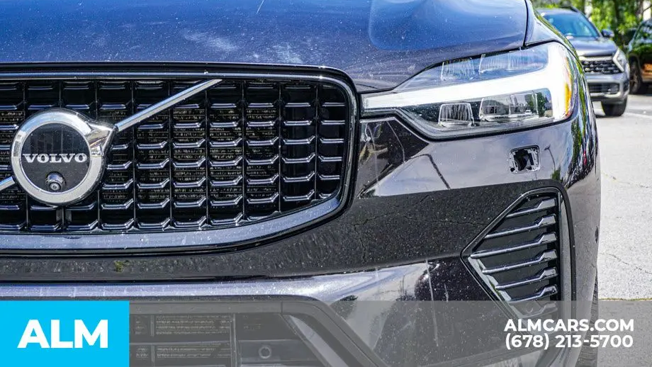 2024 Volvo XC60 B5 Plus Dark Theme