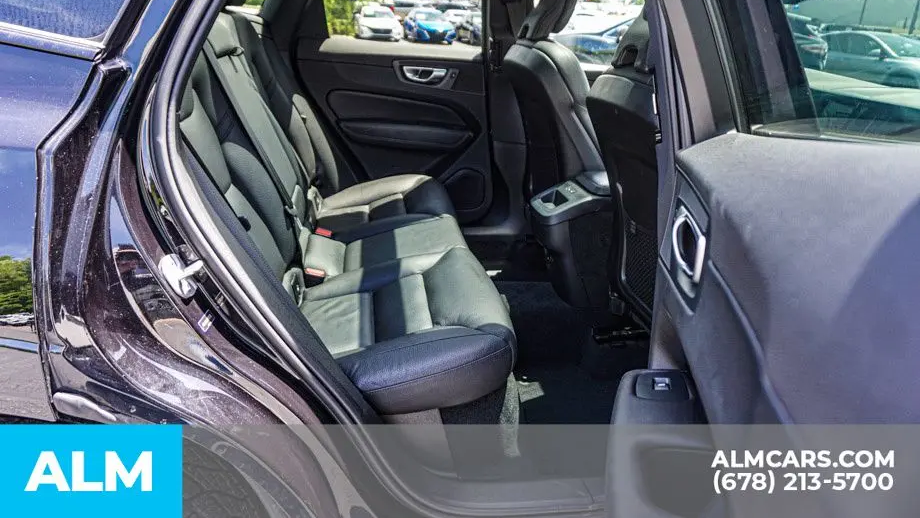 2024 Volvo XC60 B5 Plus Dark Theme