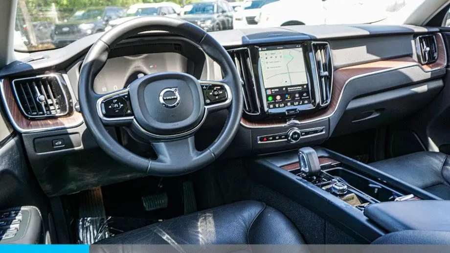 2024 Volvo XC60 B5 Plus Dark Theme