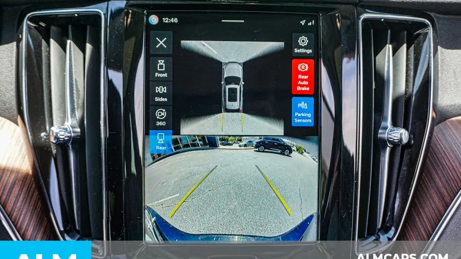 2024 Volvo XC60 B5 Plus Dark Theme
