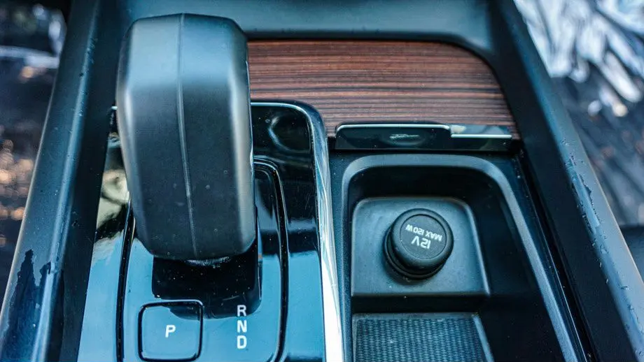 2024 Volvo XC60 B5 Plus Dark Theme