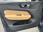 2022 XC60 Thumbnail 23