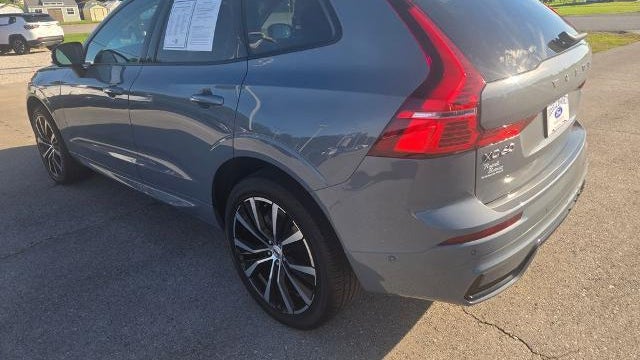 2024 Volvo XC60 B5 Plus Dark Theme