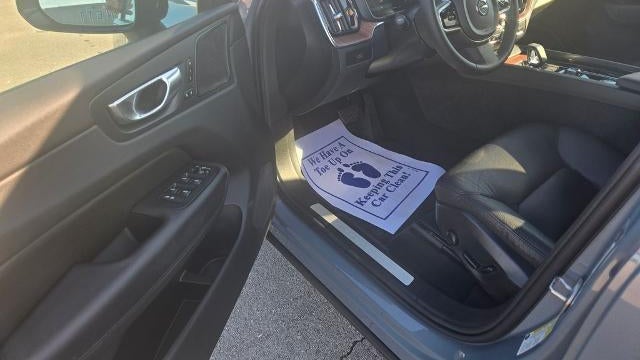 2024 Volvo XC60 B5 Plus Dark Theme