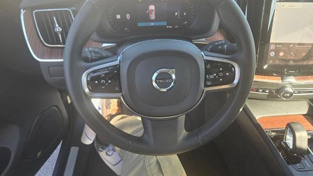 2024 Volvo XC60 B5 Plus Dark Theme