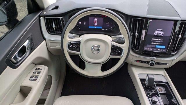 2024 Volvo XC60 B5 Plus Dark Theme