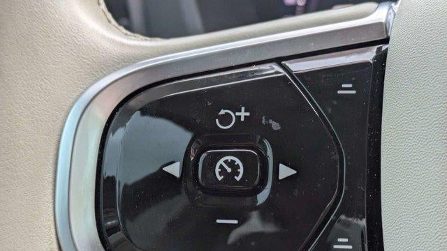2024 Volvo XC60 B5 Plus Dark Theme
