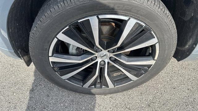 2024 Volvo XC60 B5 Plus Dark Theme