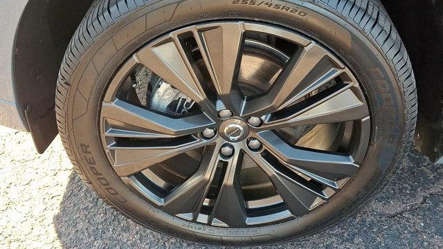2024 Volvo XC60 B5 Plus Dark Theme