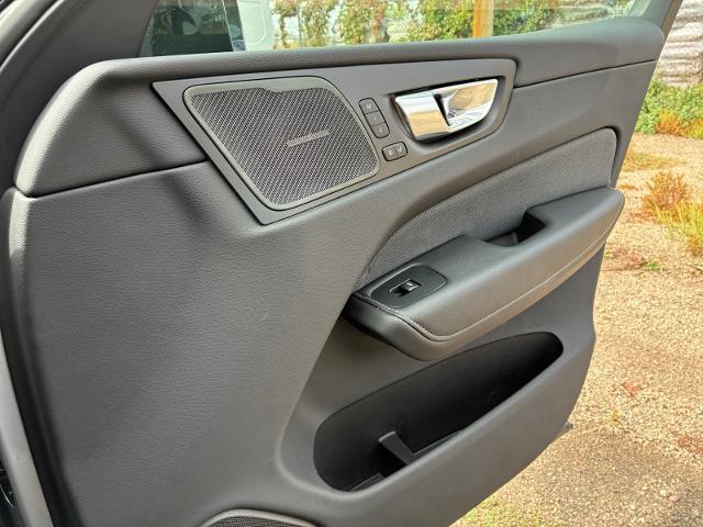 2022 Volvo XC60 - $30,101
