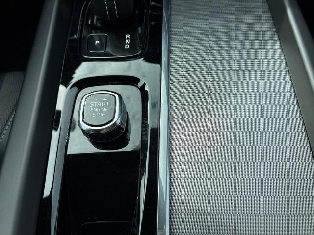 2022 Volvo XC60 - $30,101
