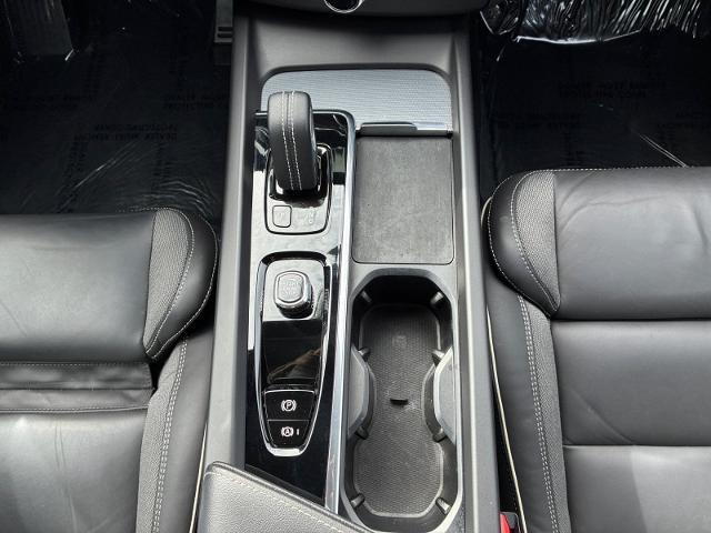 2022 Volvo XC60 - $30,101