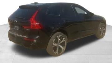 2024 Volvo XC60 B5 Ultimate Dark Theme