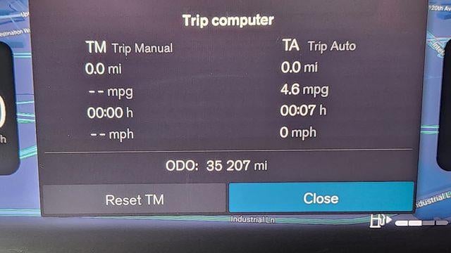 2024 Volvo XC60 B5 Ultimate Dark Theme