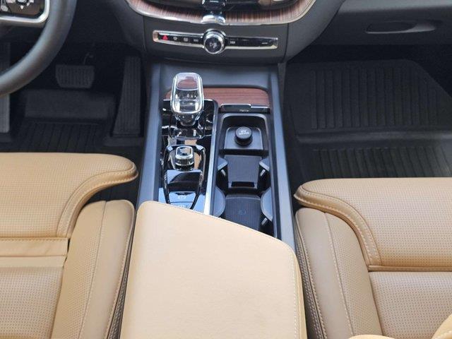 2024 Volvo XC60 - $42,750