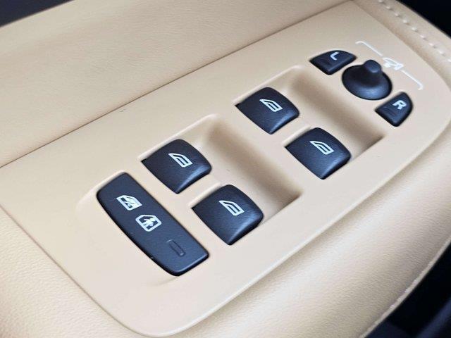 2024 Volvo XC60 - $42,750