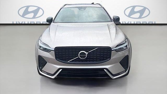 2024 Volvo XC60 B5 Ultimate Dark Theme