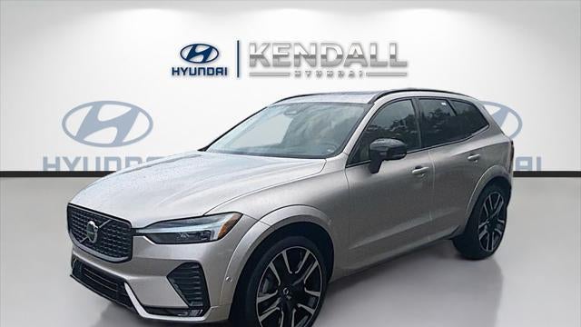 2024 Volvo XC60 B5 Ultimate Dark Theme