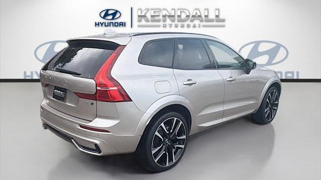 2024 Volvo XC60 B5 Ultimate Dark Theme