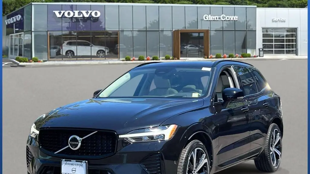 2024 Volvo XC60 B5 Ultimate Dark Theme