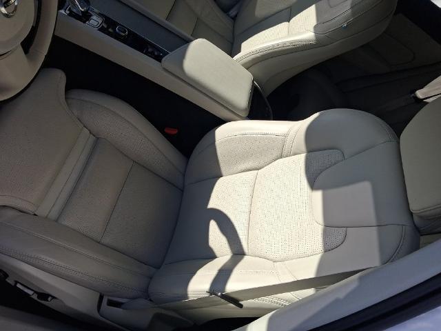 2024 Volvo XC60 - $36,383