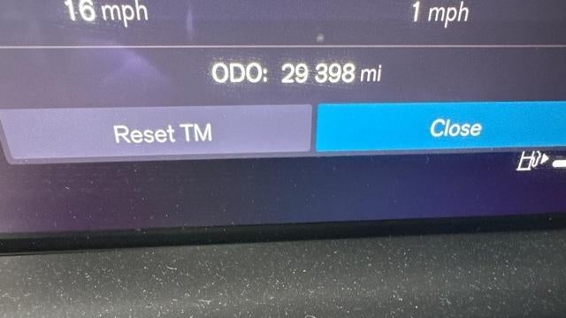 2024 Volvo XC60 B5 Ultimate Dark Theme