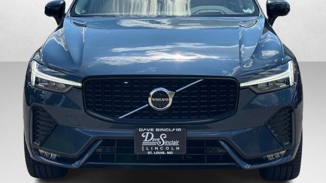 2024 Volvo XC60 B5 Ultimate Dark Theme