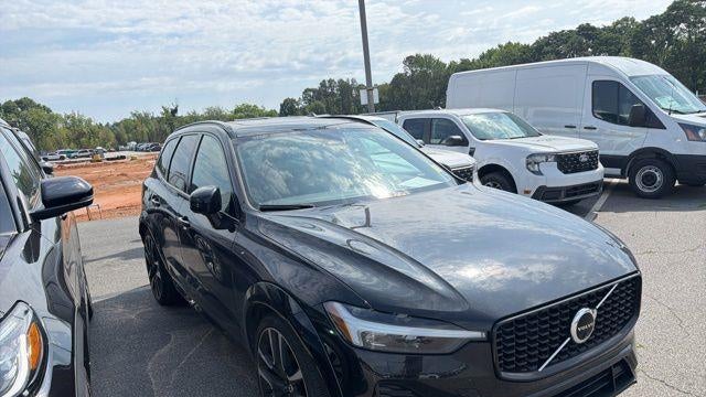 2024 Volvo XC60 B5 Ultimate Dark Theme