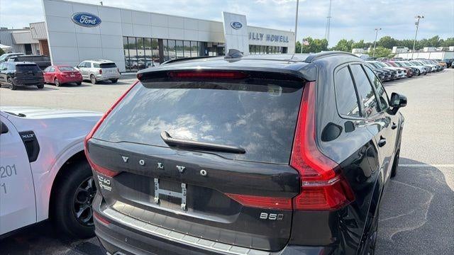 2024 Volvo XC60 B5 Ultimate Dark Theme