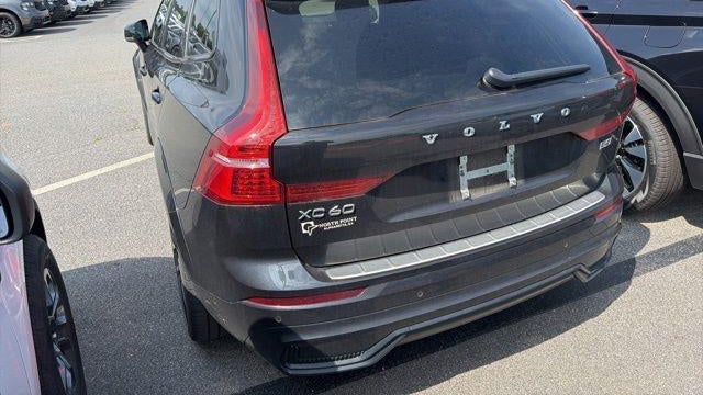 2024 Volvo XC60 B5 Ultimate Dark Theme