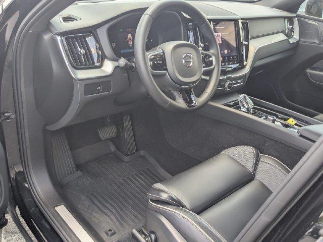 2024 Volvo XC60 - $31,992